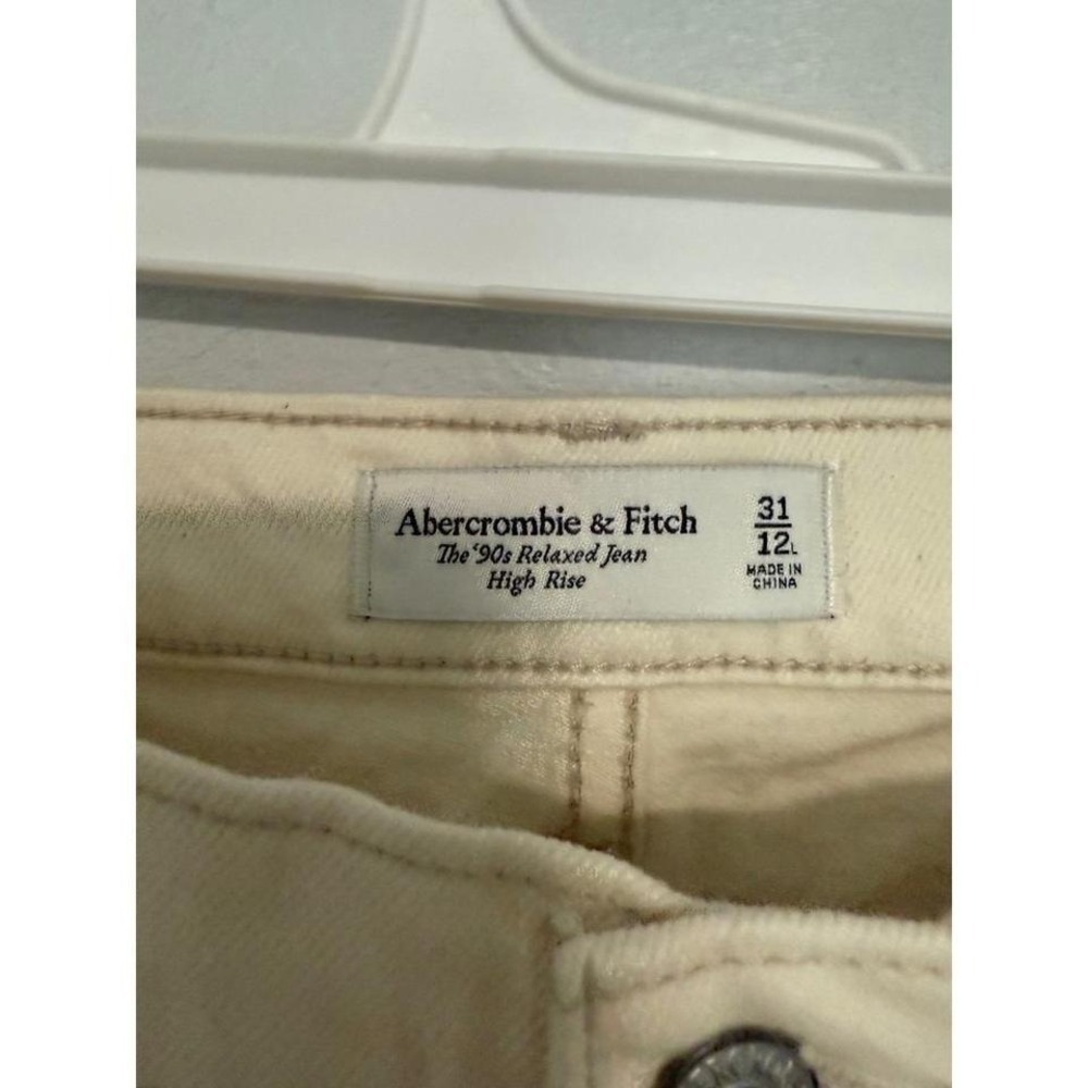 Abercrombie & Fitch The 90s Relaxed High Rise Jeans Beige Women's Size 31 Long - Picture 4 of 6